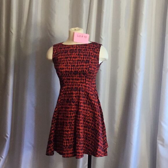 NWOT FRENCH CONNECTION Dress in black & red in size 2 - Picture 1 of 11